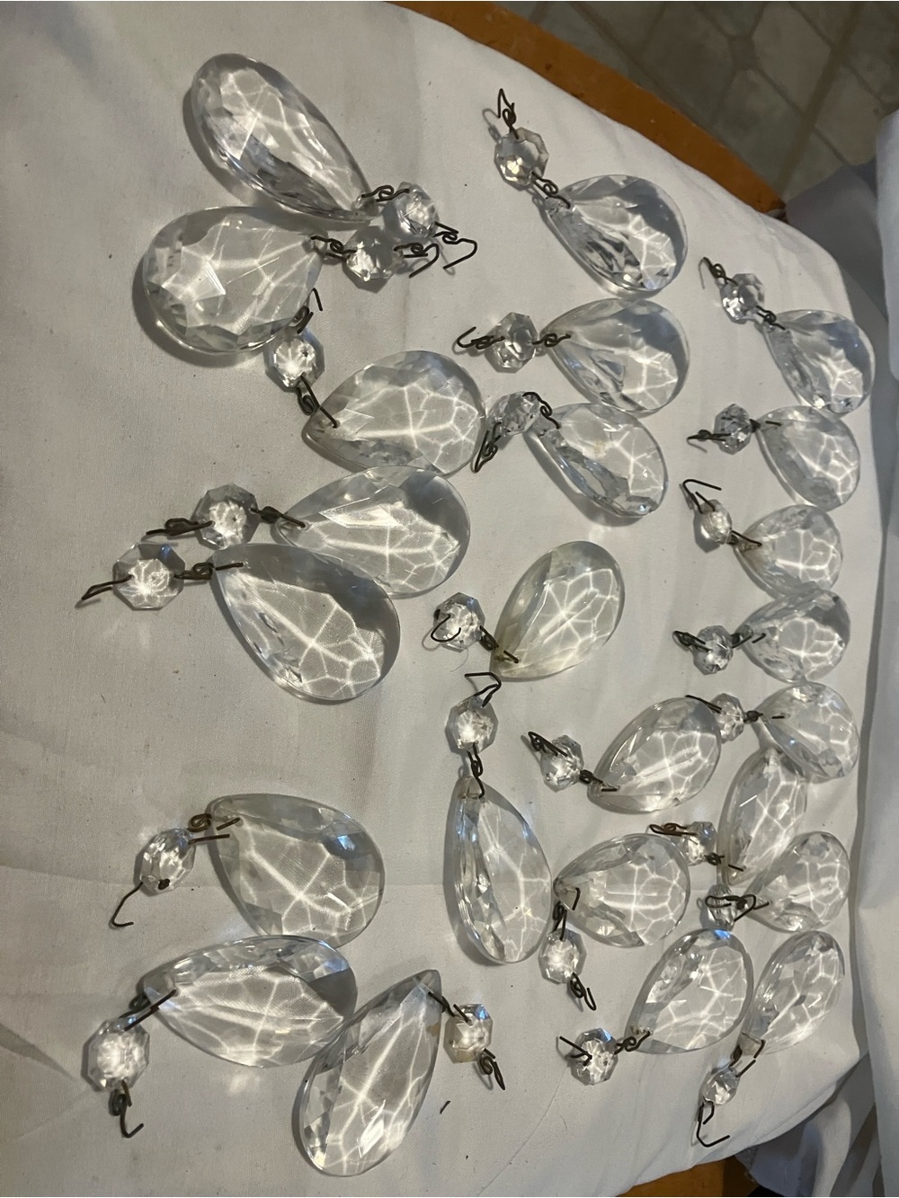 Beautiful set of 24. 2” vintage glass crystals all great condition , have - Picture 6 of 8
